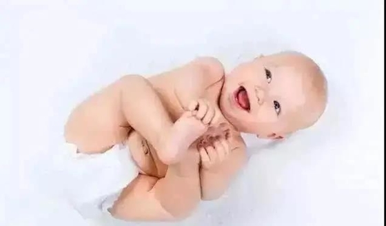 শিশুর নিষ্পত্তিযোগ্য ডায়াপার প্যান্ট নন বোনা ফ্যাব্রিক প্যান্ট 3D লিক প্রতিরোধ চ্যানেল